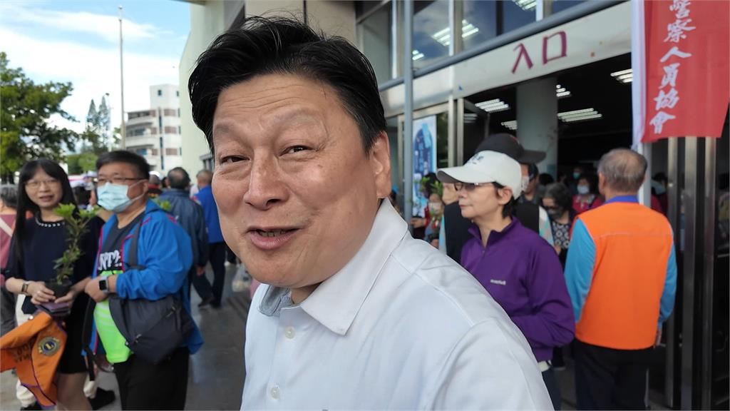 又被嗆！傅崐萁花蓮宣講固樁　　老婦怒吼不滿　被架離現場