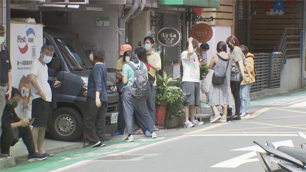 坦言「政府快篩劑備不夠」　陳建仁：台灣正走自己的路