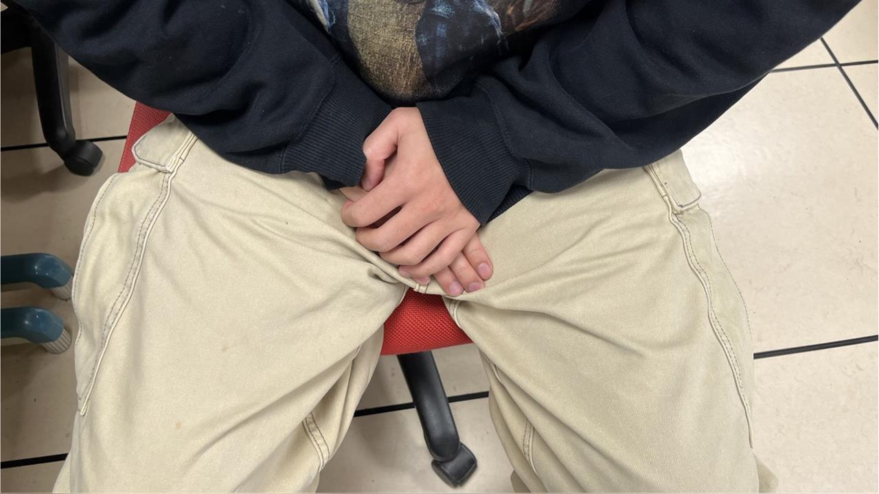 男衝急診喊：我的GG爛掉了！「約跑」後下體搔癢亂沖熱水…底褲黏肉分不開