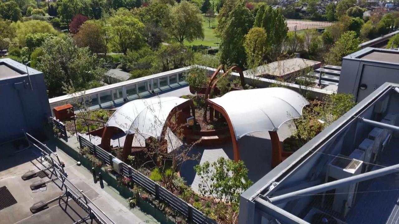 全英首座屋頂加護病房花園 助重症病患康復