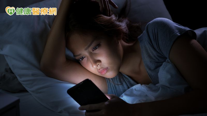 網路、AI提升「憂鬱」風險！WHO警告：2030年恐成「失能」殺手