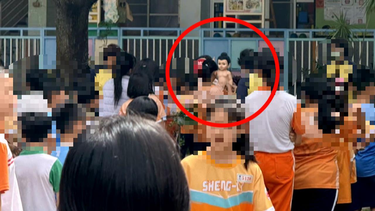 國小生膜拜浴佛領餅乾　家長：校園怎變宗教場所？