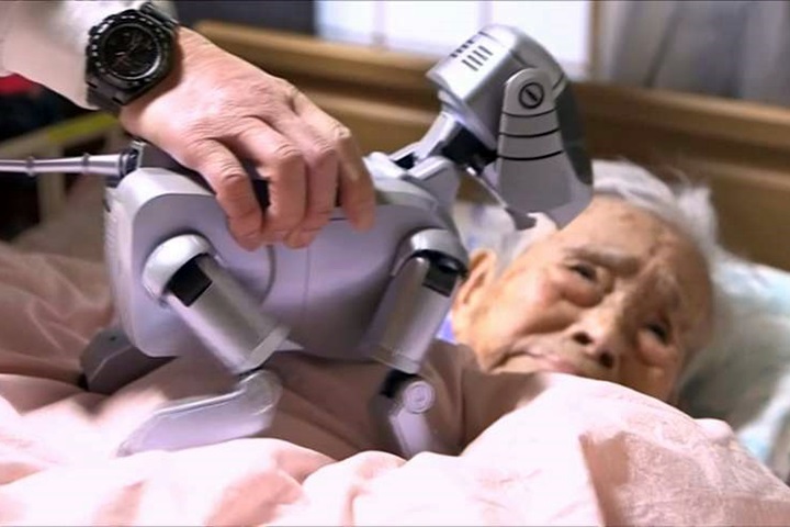 日高齡人口歷史新高 「機器人」加入照護行列