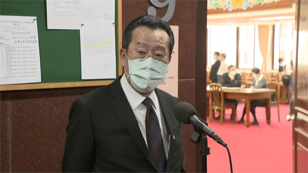 進銀行強制戴口罩 最快20號上路