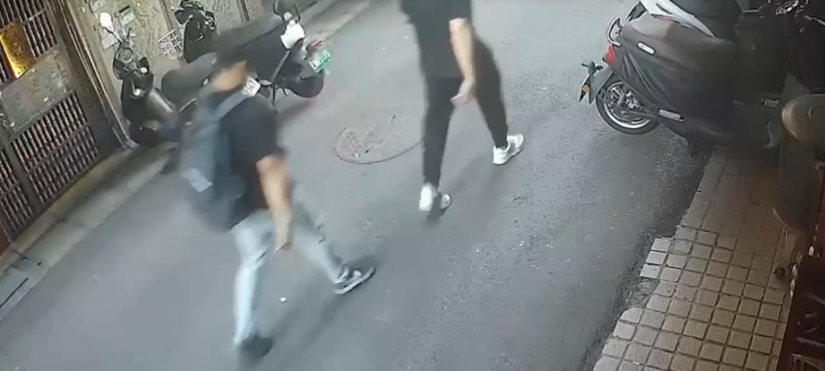 快新聞／北市信義區民宅傳槍響！　66歲男和兒子雙雙中彈急送醫