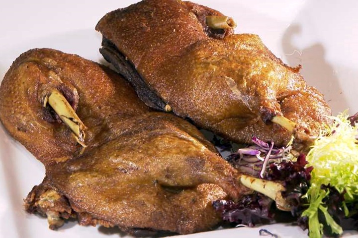 金黃香酥鴨刈包 皮脆肉嫩風味絕佳