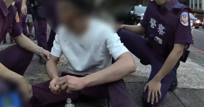 高雄男酒毒駕拒檢遭警拉下車！　友人咆哮助陣慘了最高噴24萬