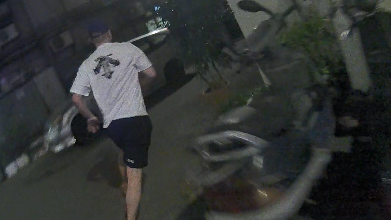 快新聞／通緝犯闖紅燈遇警攔查　落跑落水溝脫臼「痛到投降」