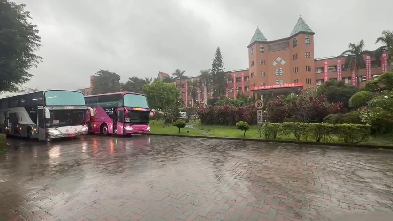 宜蘭慧燈中學要求到校自習挨轟　基隆碇內國中"一校兩制"