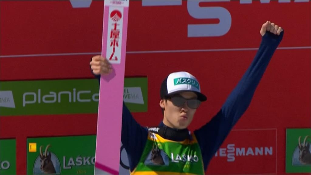 日本選手小林陵侑 跳台滑雪世界盃奪金