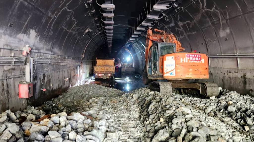 台9線匯德隧道搶修放行 車主等太久當場「刁車」