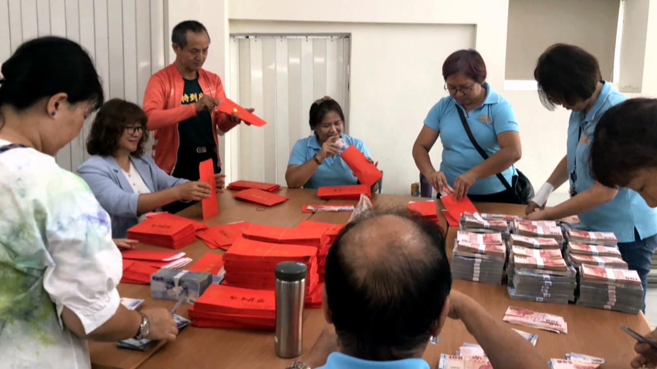 嘉義廟宇助賑災 大捐1314萬現金員警出動護鈔