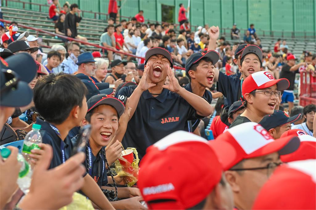 棒球／世界少棒LLB中階組亞太賽休兵　各國小球員赴味全龍主場體驗台式應援