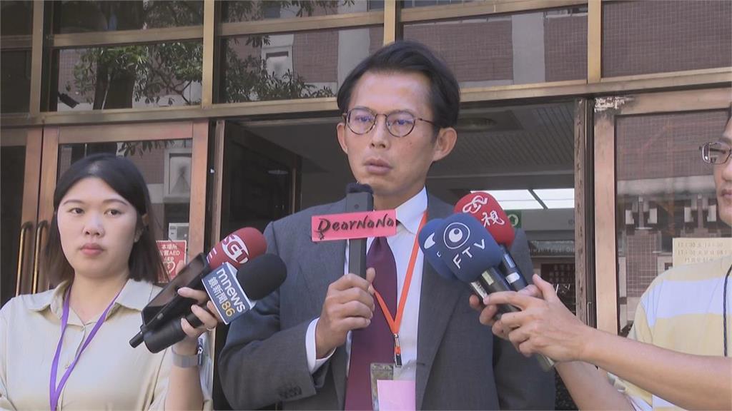 快新聞/黃國昌嗆法官「兇旁聽民眾」! 坦言「我受到驚嚇趕快跑出來」