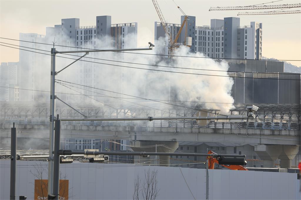 南韓高速公路重大車禍「隧道陷入火海」　至少已5死、37傷