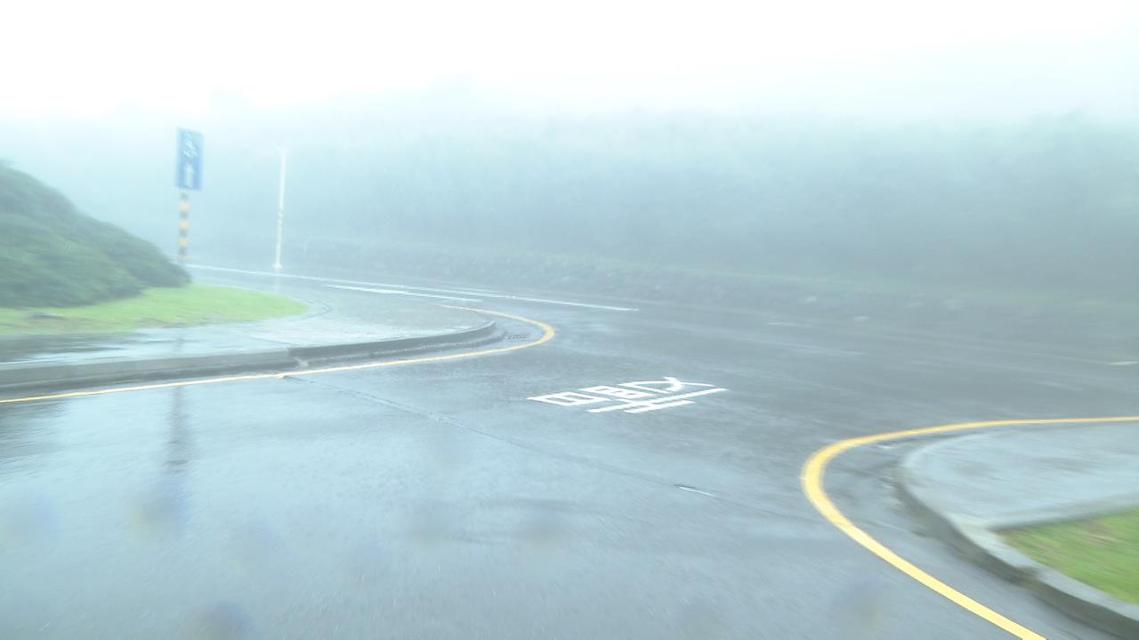 鳳凰颱風/台大生祭品文賭「連放三天」 氣象專家坦言:機會越來越渺茫