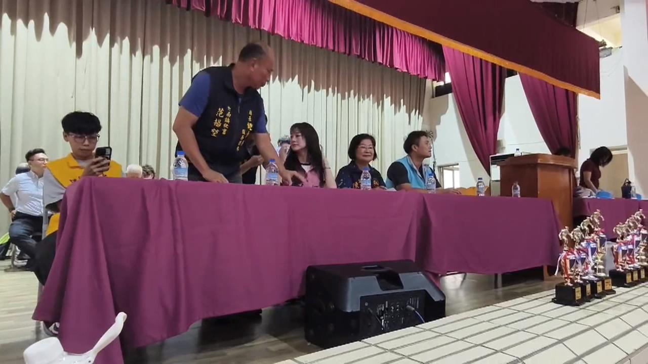 參選竹南鎮長發禮盒涉賄 女兒代母何秀綿跑行程喊冤