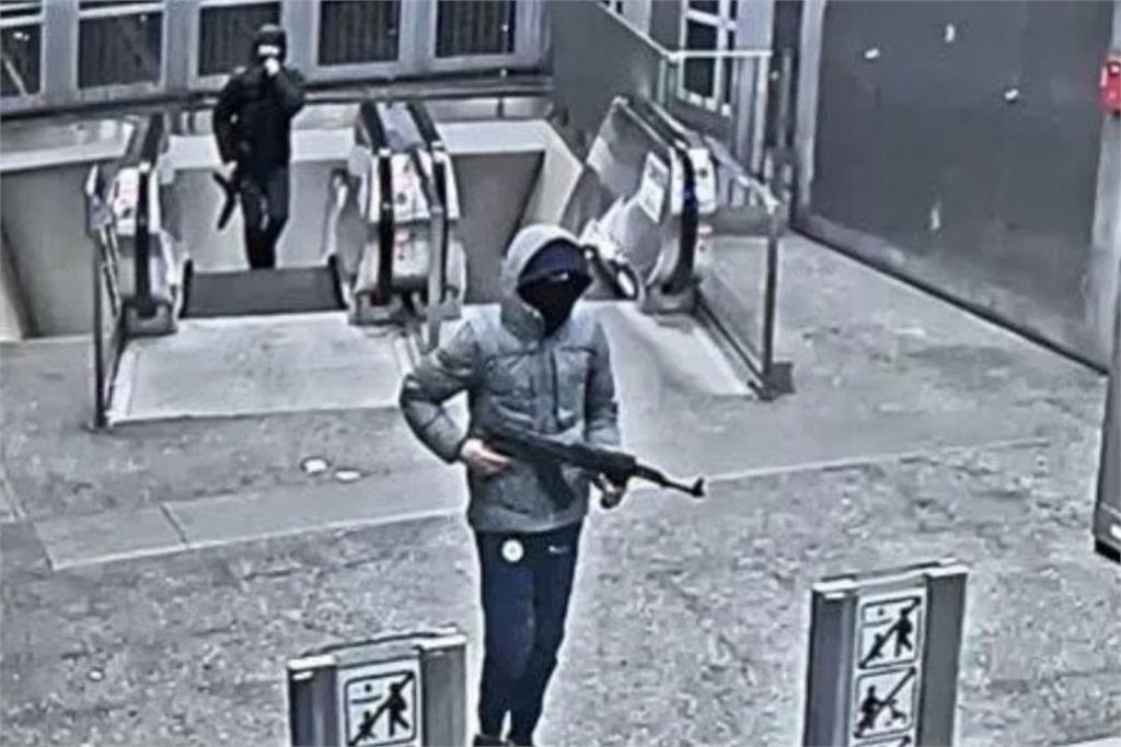 快新聞／比利時首都驚傳大規模槍擊　至少2槍手仍在地鐵站內