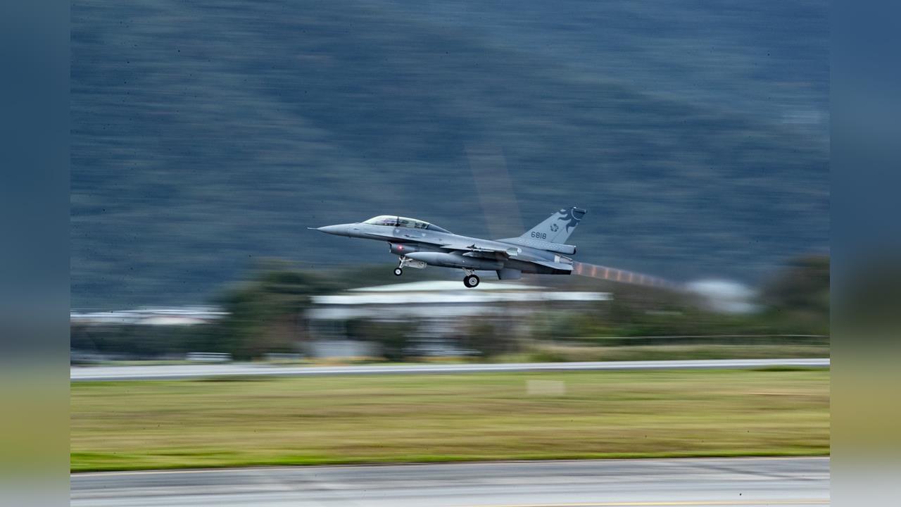 快新聞／空軍：F-16經停飛特檢　今復飛訓練