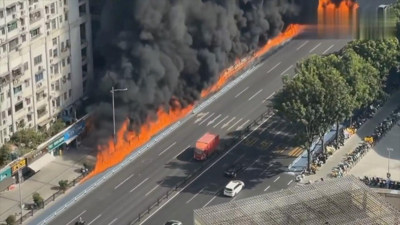 中國廣州火警！　疑貨車漏油自燃　火勢延燒整排電動自行車