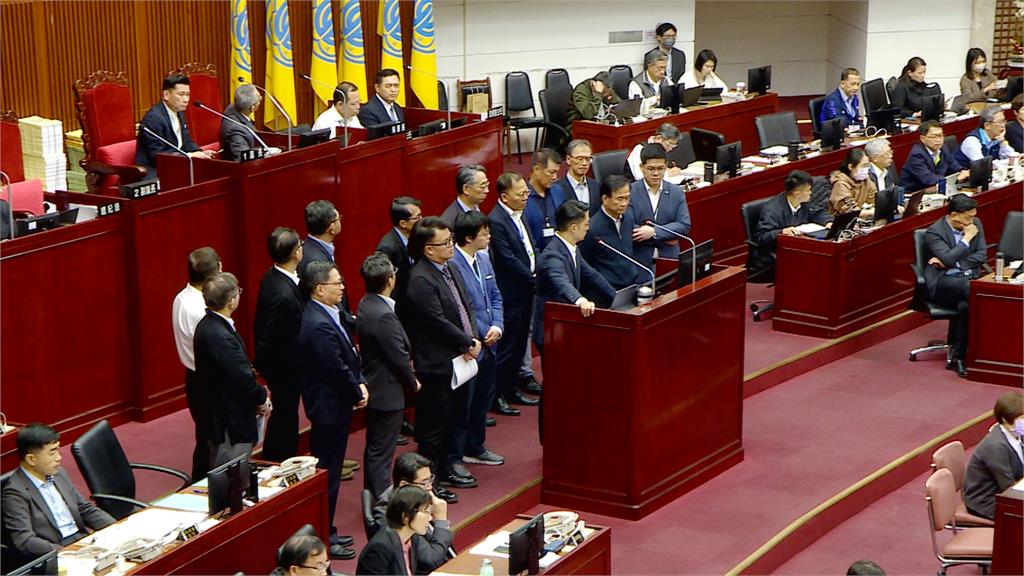 簡舒培細數柯市府爛帳 蔣萬安跳針回「會了解」