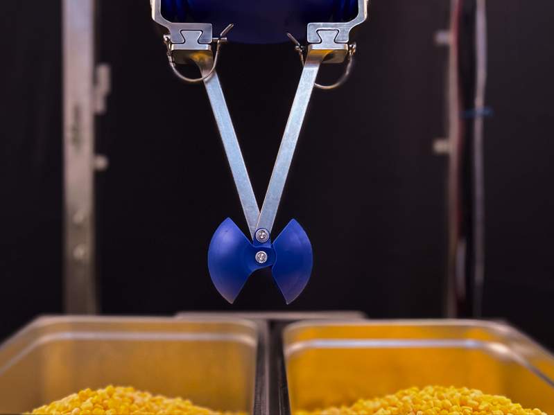 食品工廠人力荒怎麼解？AI機器人從餐食組裝接手高重複勞動