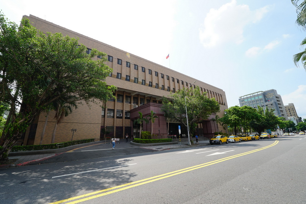 掛羊頭賣狗肉吸金 絕對能源集團股票換鈔票17人被訴