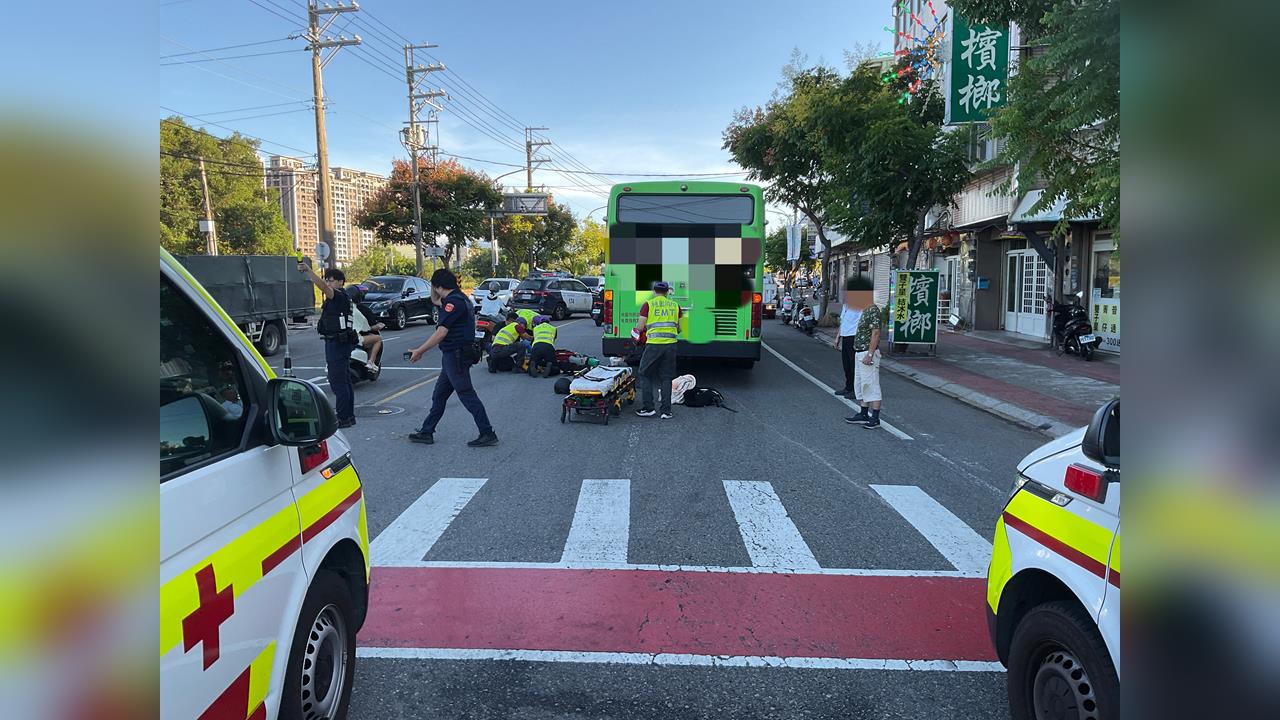奪命畫面曝!客運左轉沒停等 撞倒路人後輾斃、拖行數公尺