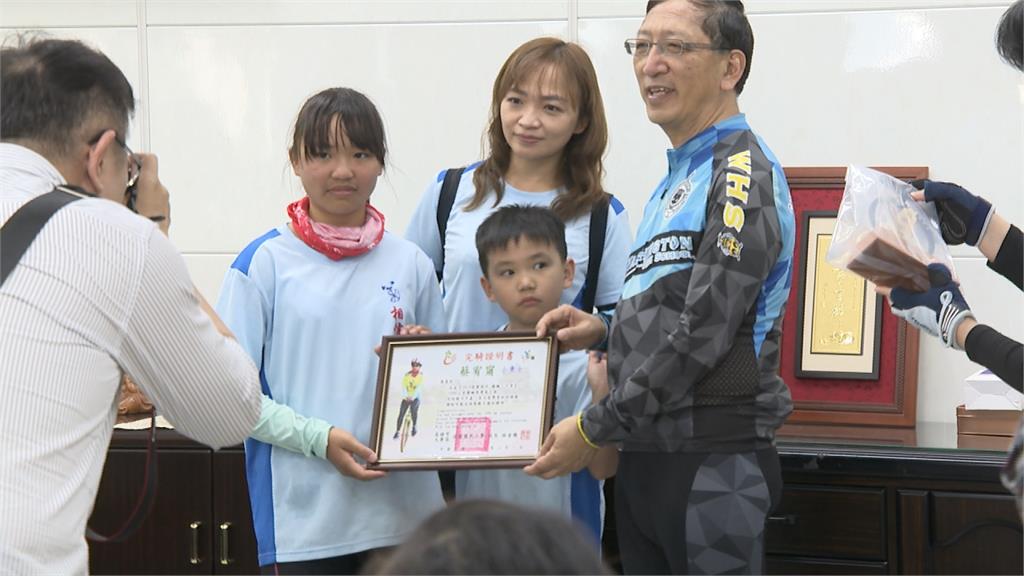 13天1000公里挑戰 翁園國小獨輪車隊完成環島