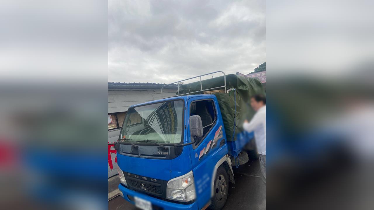 快新聞/國道障礙賽?前車輾掉落物「突冒大量紅煙」駕駛急閃 警抓到元凶了