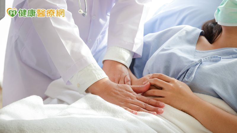 胃癌手術怎麼選?醫解析腹腔鏡、機械手臂差異 是否適合仍須醫師評估