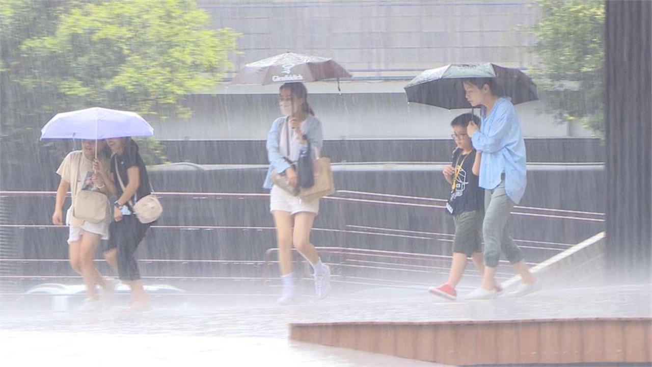 快新聞／鋒面逐漸接近「中部以北留意陣雨」！南部高溫上看36度