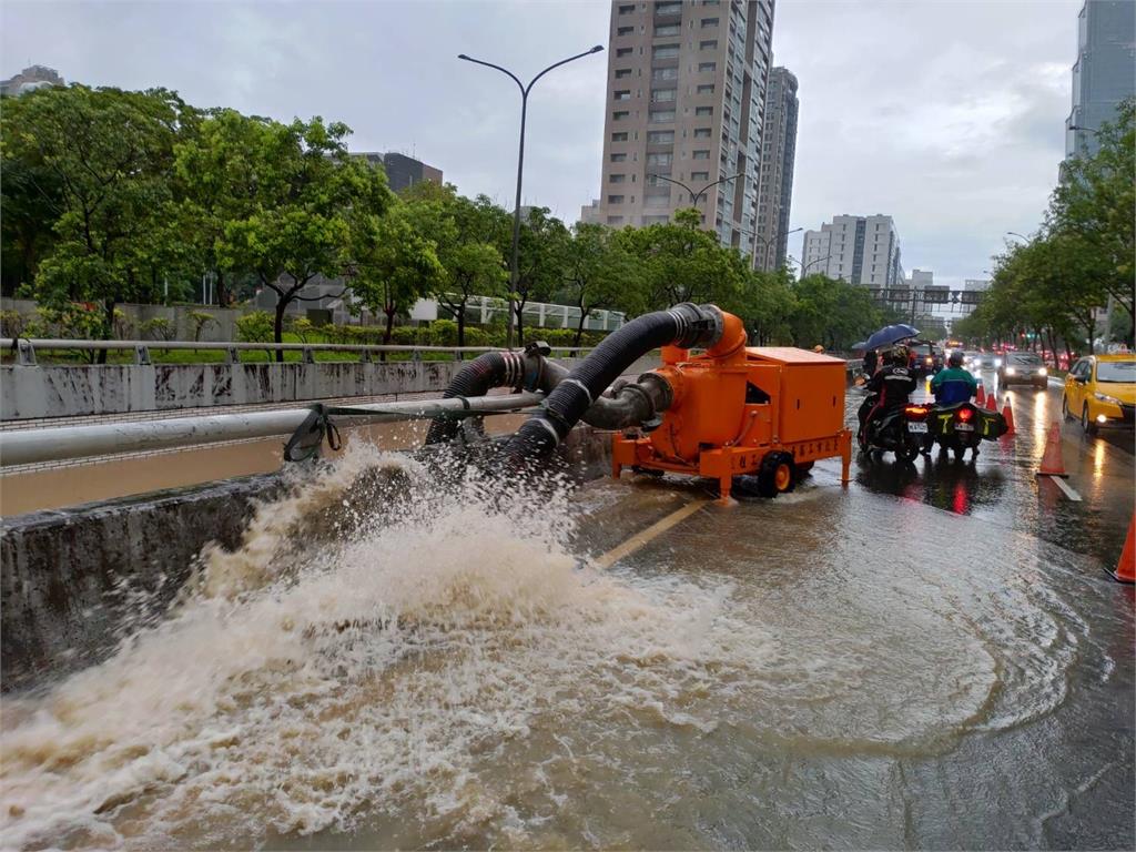 快新聞／台北498處淹水！ 最嚴重4路段曝光 4家戶淹破百公分