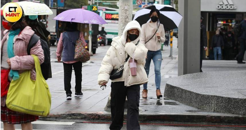 冷氣團發威！5地低溫特報「跌破10度」　鄭明典示警：今晚第二波降溫