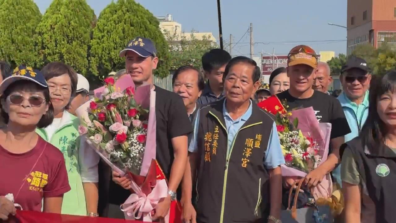 「挪威鐵人雙雄」3度訪順澤宮　500頂「十連霸冠軍帽」超搶手