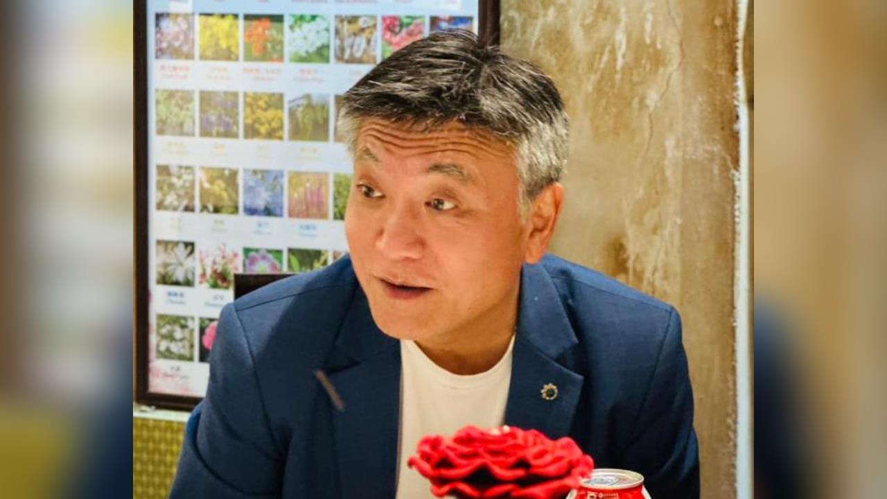 快新聞／媒體人何啟聖嗆傅崐萁：民主的恥辱　爭取藍營提名「終結王朝」