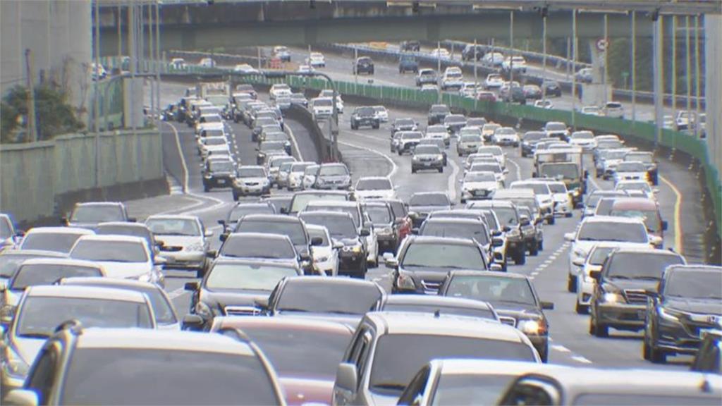 國道暑假週五到週日估有大量車潮　平日的1.2倍