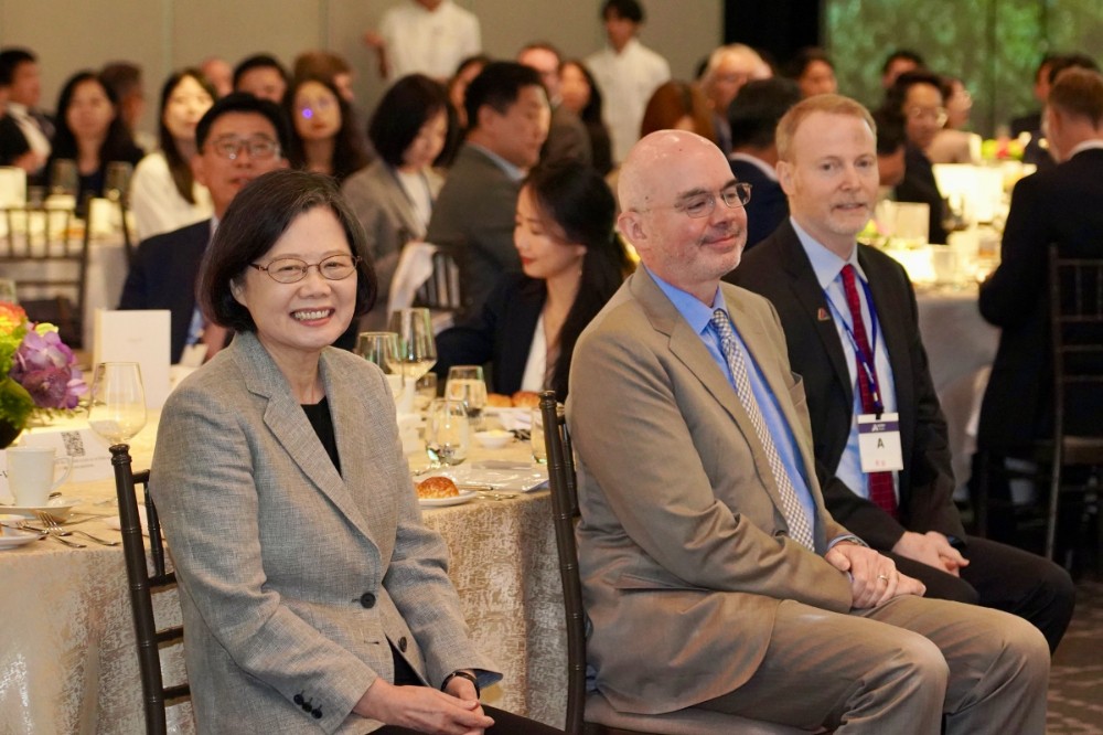 蔡英文現身美商年會 AIT處長:確保美台供應鏈安全和飛彈防禦同等重要