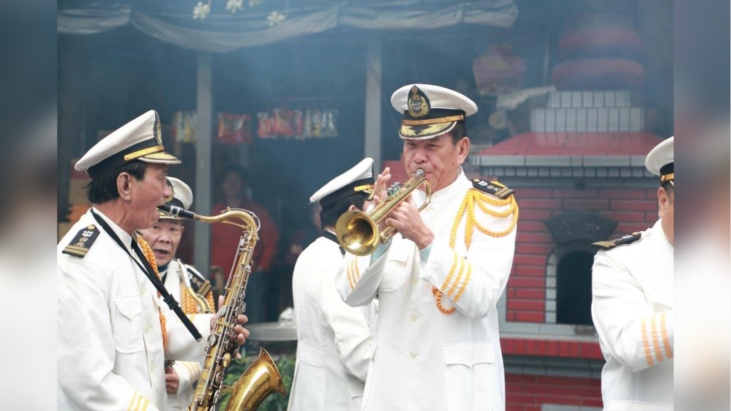 懷念龍劭華!公視播經典劇作《喇叭宏的悲喜曲》 洪都拉斯《大齡室友》憶首合作悲吐:「另一個世界你還是影帝」