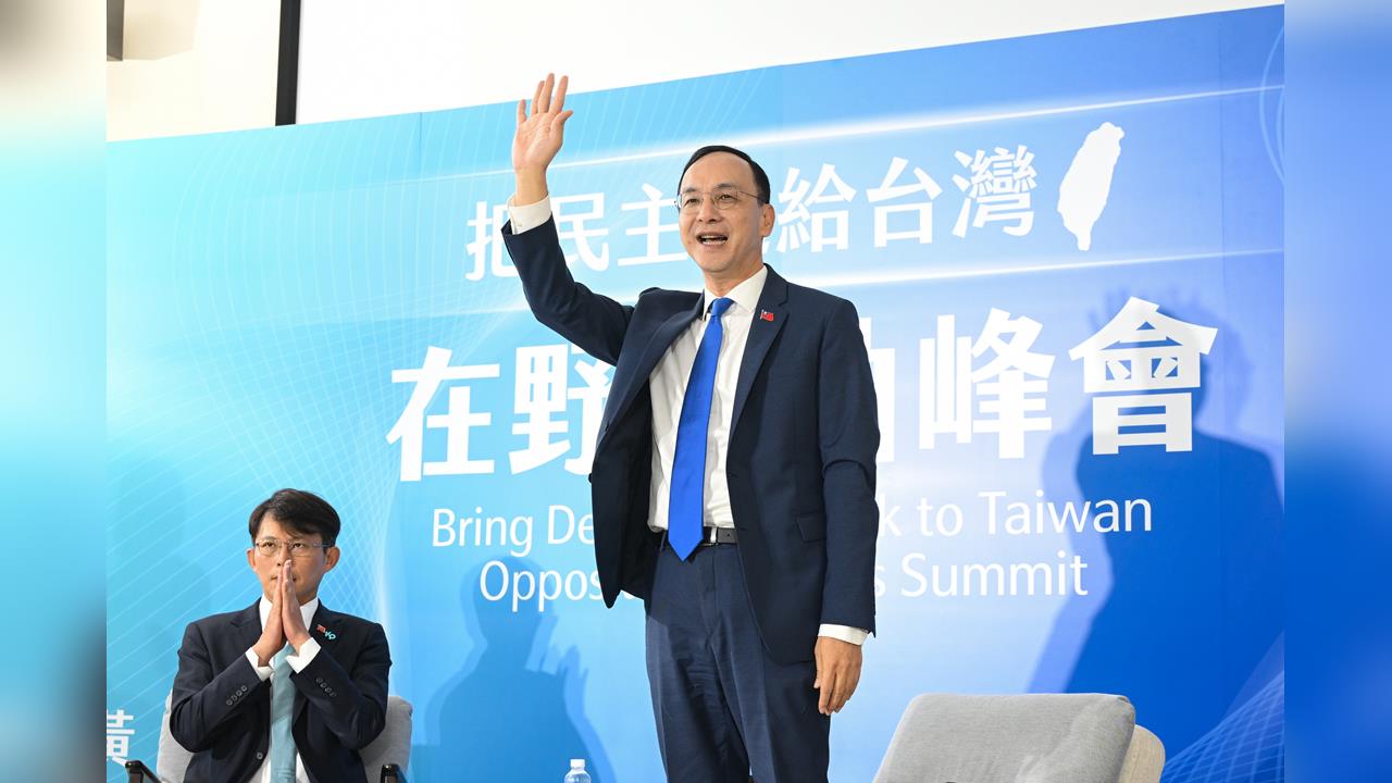 經典賽／台灣5：4延長賽氣走南韓　朱立倫讚陳傑憲：負傷撲壘拚戰到底