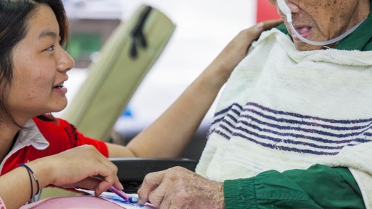 百歲老翁病癒準備出院!每天探病兒「突消失」醫曝真相嘆:人生百態