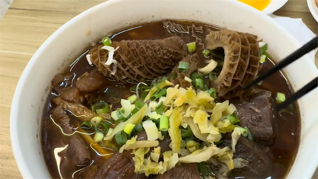 台灣趴趴走／你奉獻教會我教你牛肉麵！蔬果中藥熬製湯頭！台南老食食通都知的好滋味！