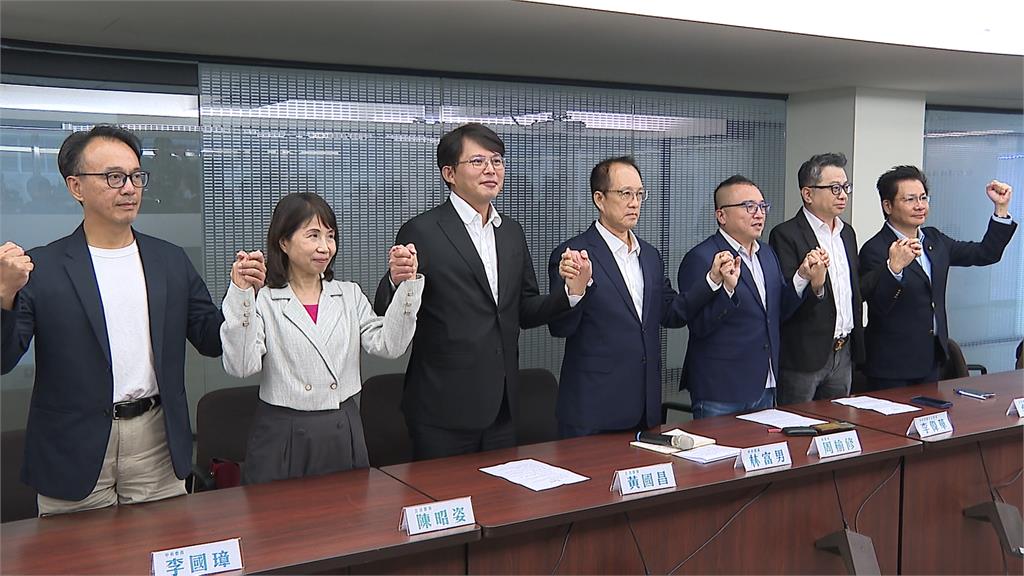 民眾黨決議延長柯文哲假單　法界：可能涉嫌登載不實