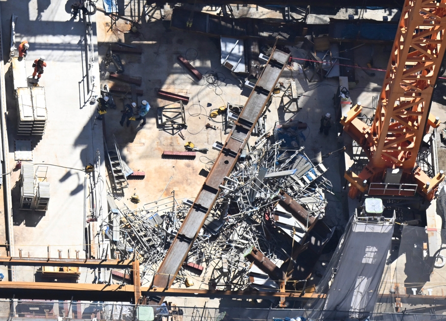 快新聞／日本東京工地「工人隨15噸鋼筋掉落」　7樓墜至3樓「2人身亡」