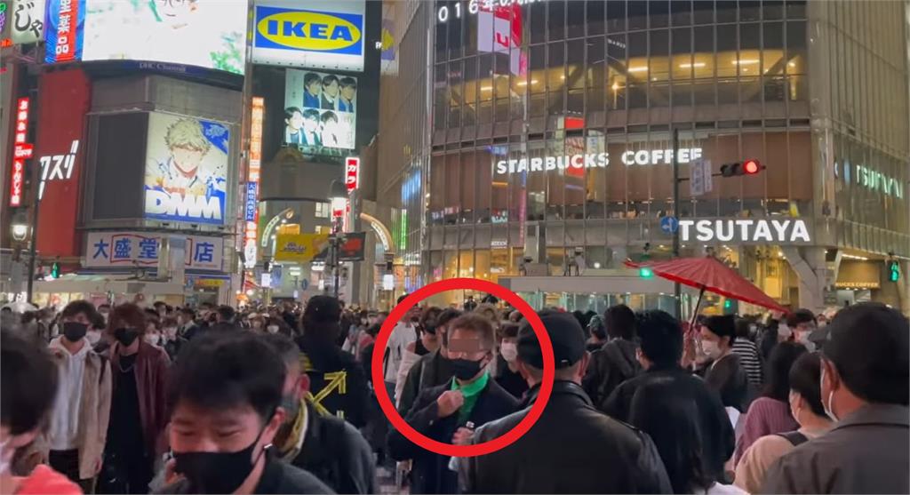 快新聞／東京小丑男電車行兇前身影曝光　澀谷人群中「喬領帶」後砍人縱火釀17傷
