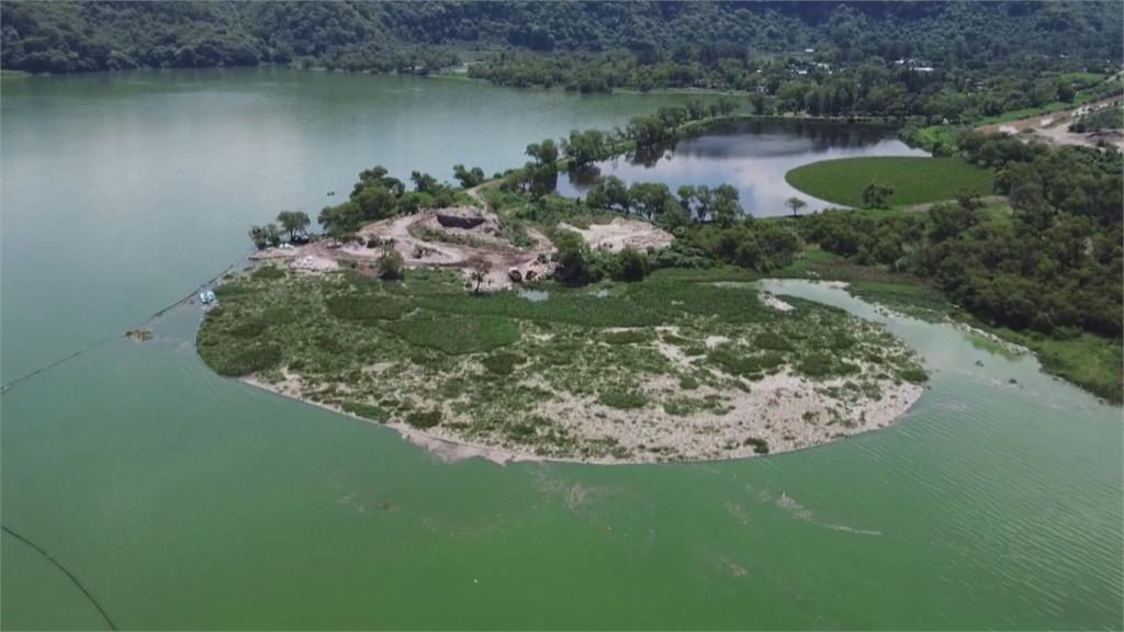 瓜地馬拉「阿馬蒂特蘭湖」嚴重污染　驚見垃圾島衝擊地方生態