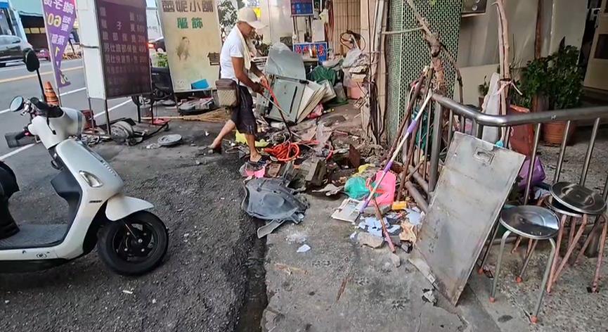 疑邊釣魚邊喝酒 台中男酒駕撞中華路夜市攤子遭逮