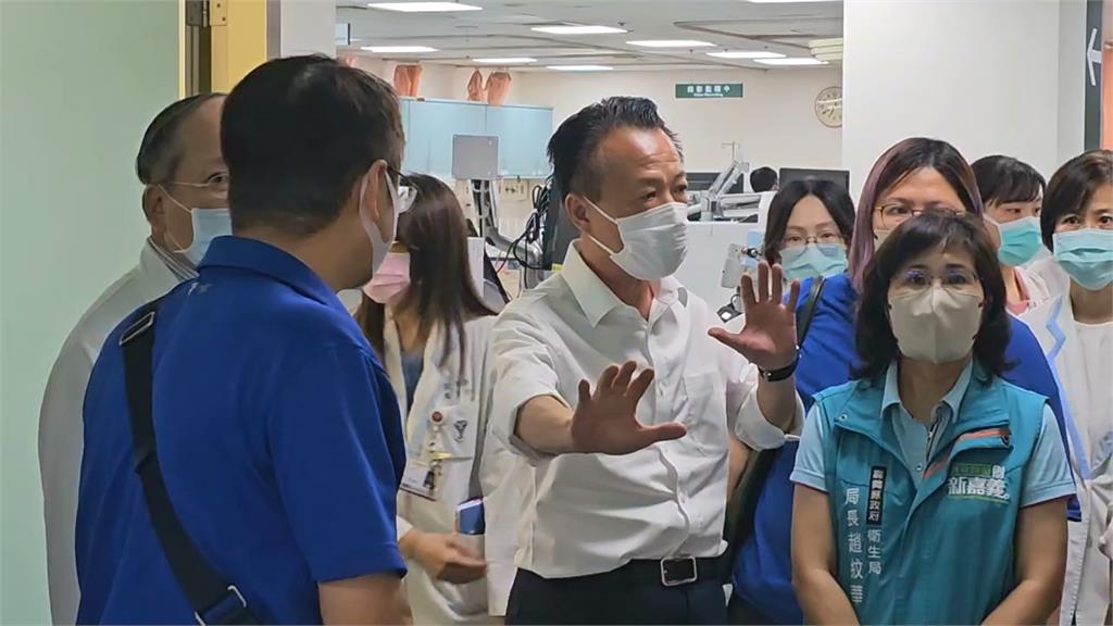 快新聞／嘉義民和國中棒球隊嚴重車禍！　翁章梁赴醫院探望「將研議派專業車輛接送」