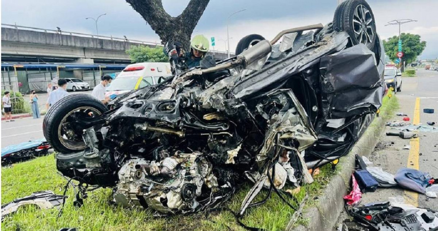 北市撫遠街重大車禍！小客車撞上遊覽車「母子送醫雙亡」　她目擊哭了：都是血