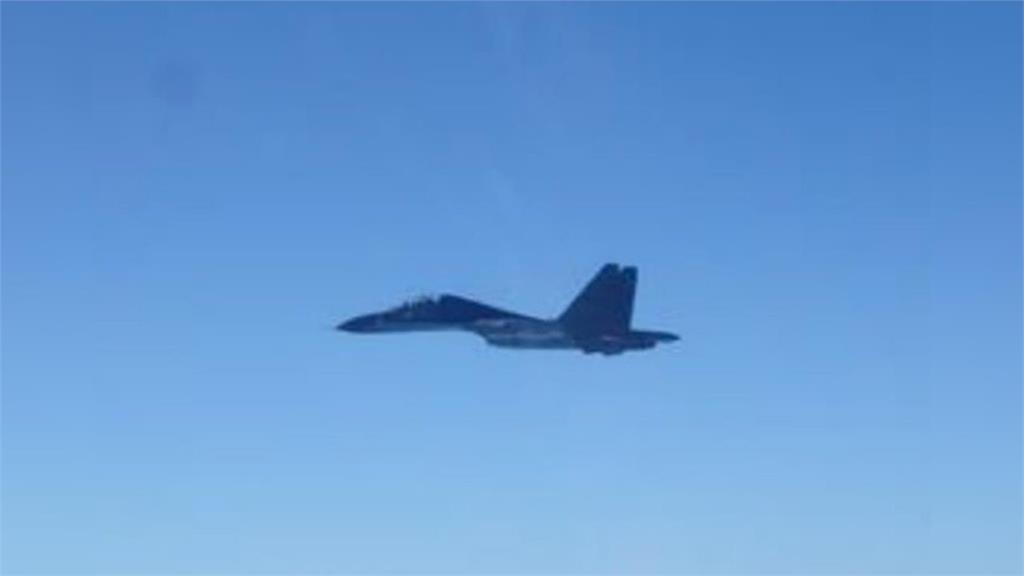 快新聞/中國再派11機艦、1公務船侵擾台灣 2機越中線闖我空域